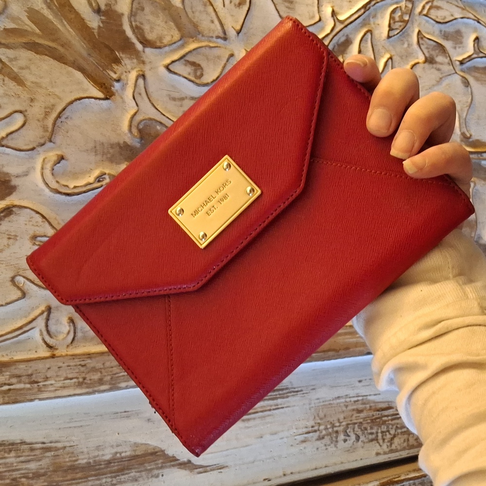 MICHAEL KORS Apple Ipad Mini Red Saffiano Leather Clutch Display Case. 